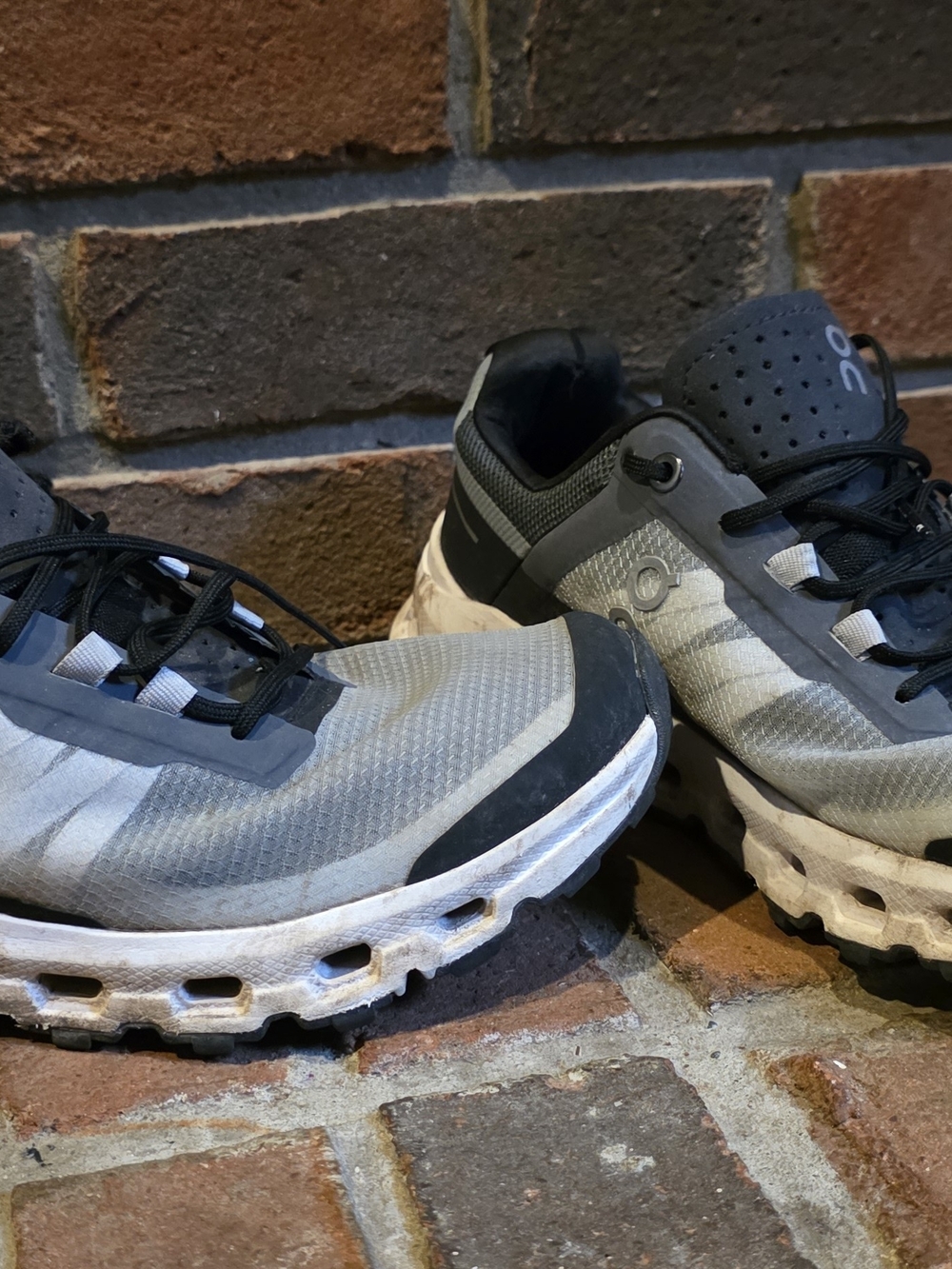 On Cloudvista womans trail running shoe size womans 8